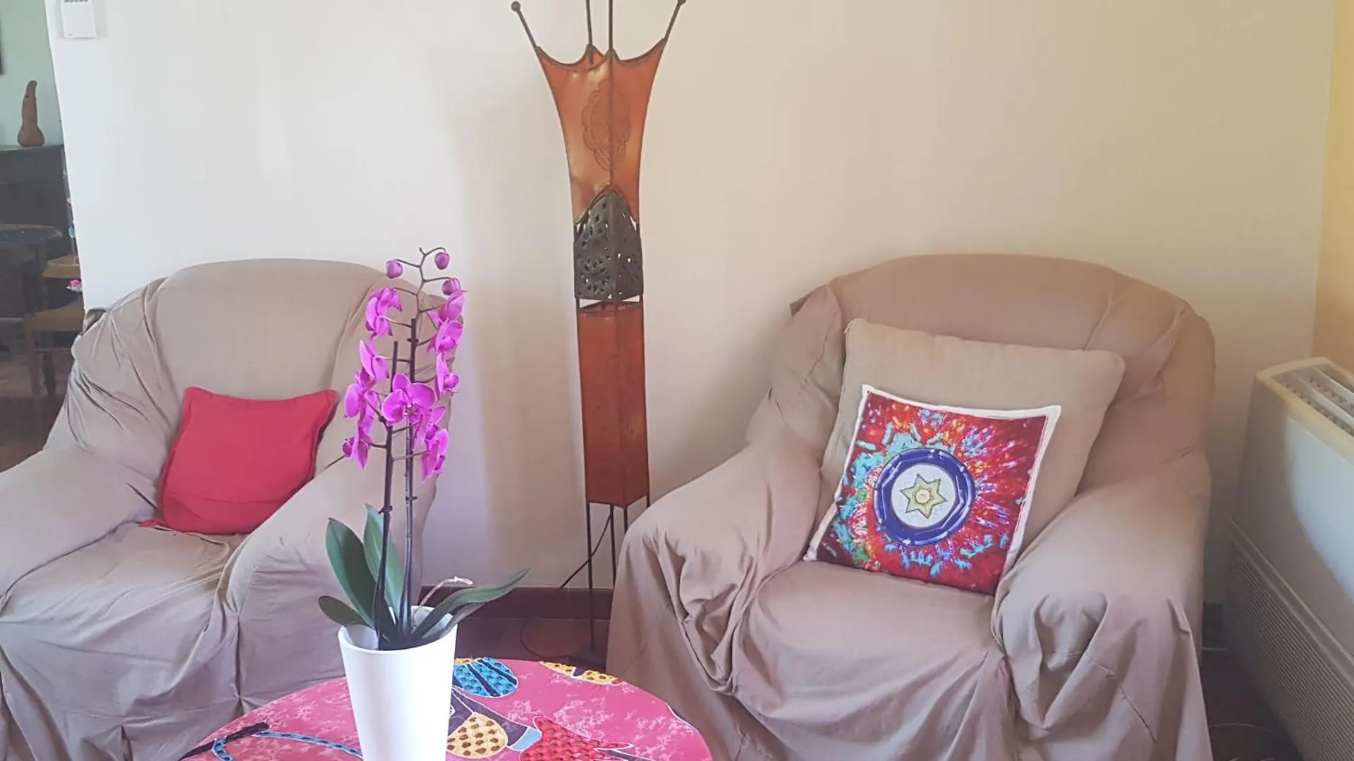 Séjour chez l'habitant Chambre Dans Petit Havre De Paix Avec Piscine Chauffee Au Coeur Du Luberon Gargas  France
