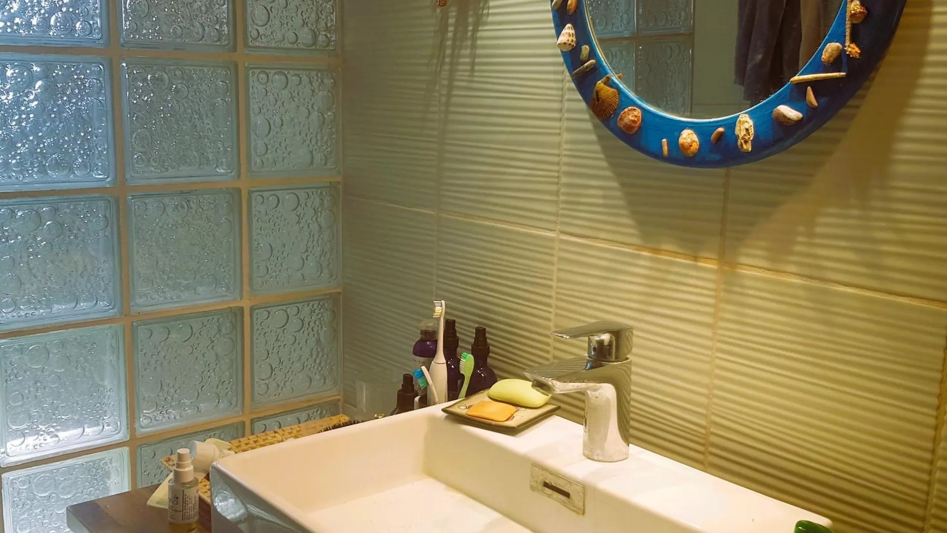 Séjour chez l'habitant Chambre Dans Petit Havre De Paix Avec Piscine Chauffee Au Coeur Du Luberon Gargas