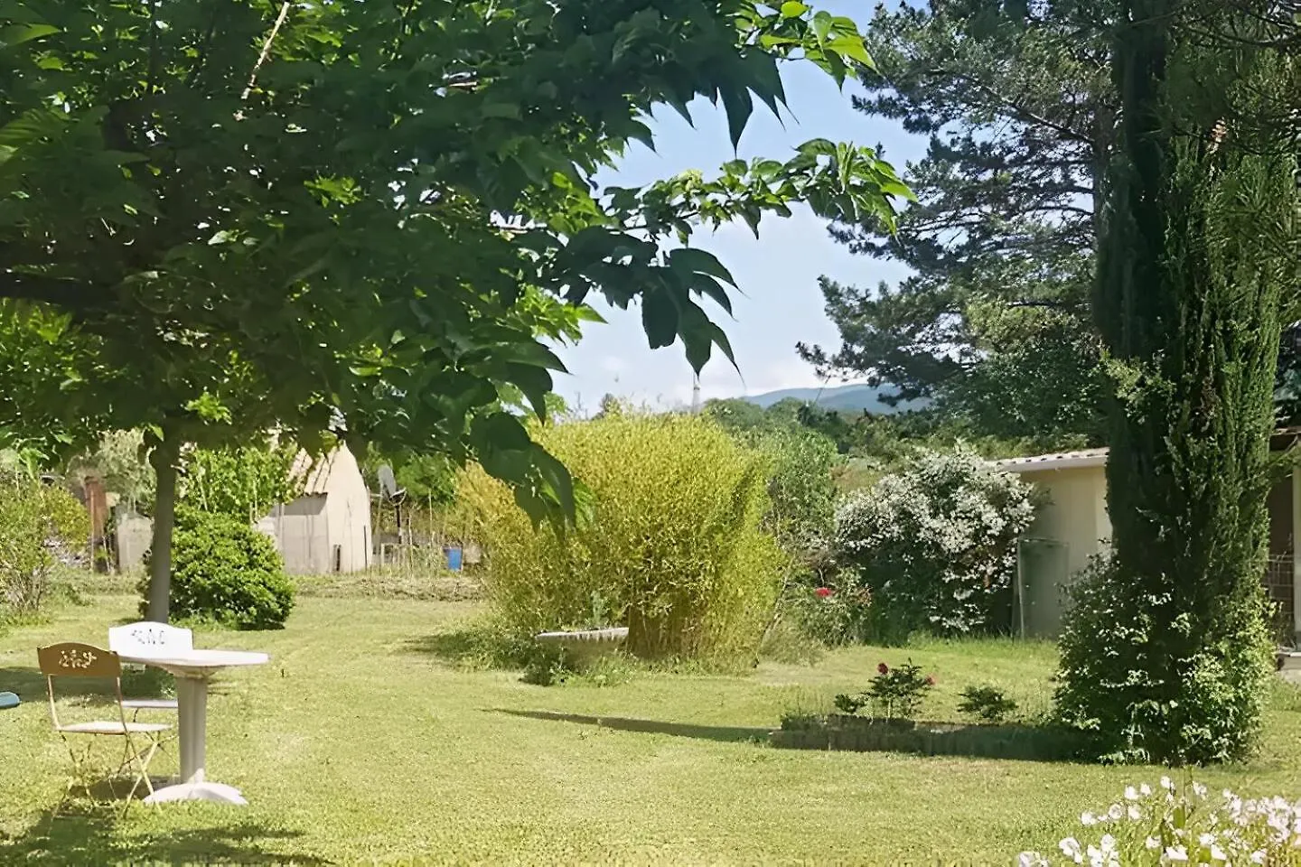 Chambre Dans Petit Havre De Paix Avec Piscine Chauffee Au Coeur Du Luberon location